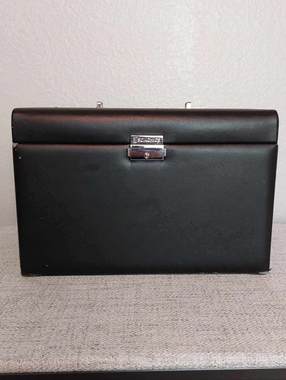 Songmics Black Faux Leather Lockable Jewelry Box